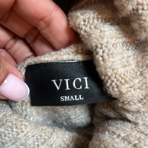 💕Cute Turtleneck Sweater 💕 - Picture 5 of 6